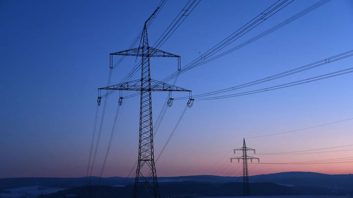 Strompreise 2027: Worauf Stromkunden bei den Netzentgelten gefasst sein müssen