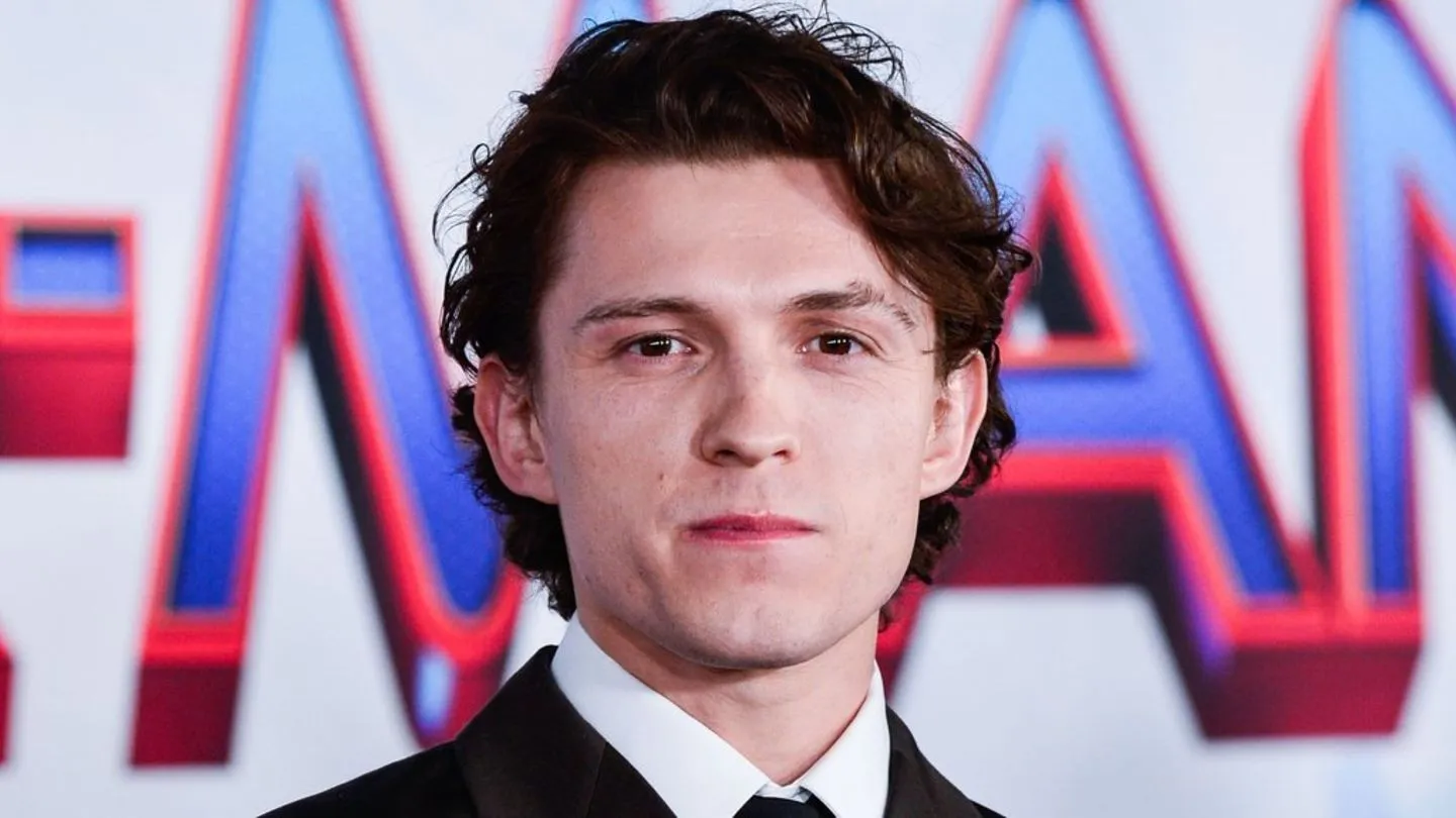 Tom Holland: Er nennt einige seiner Filme „Mist“