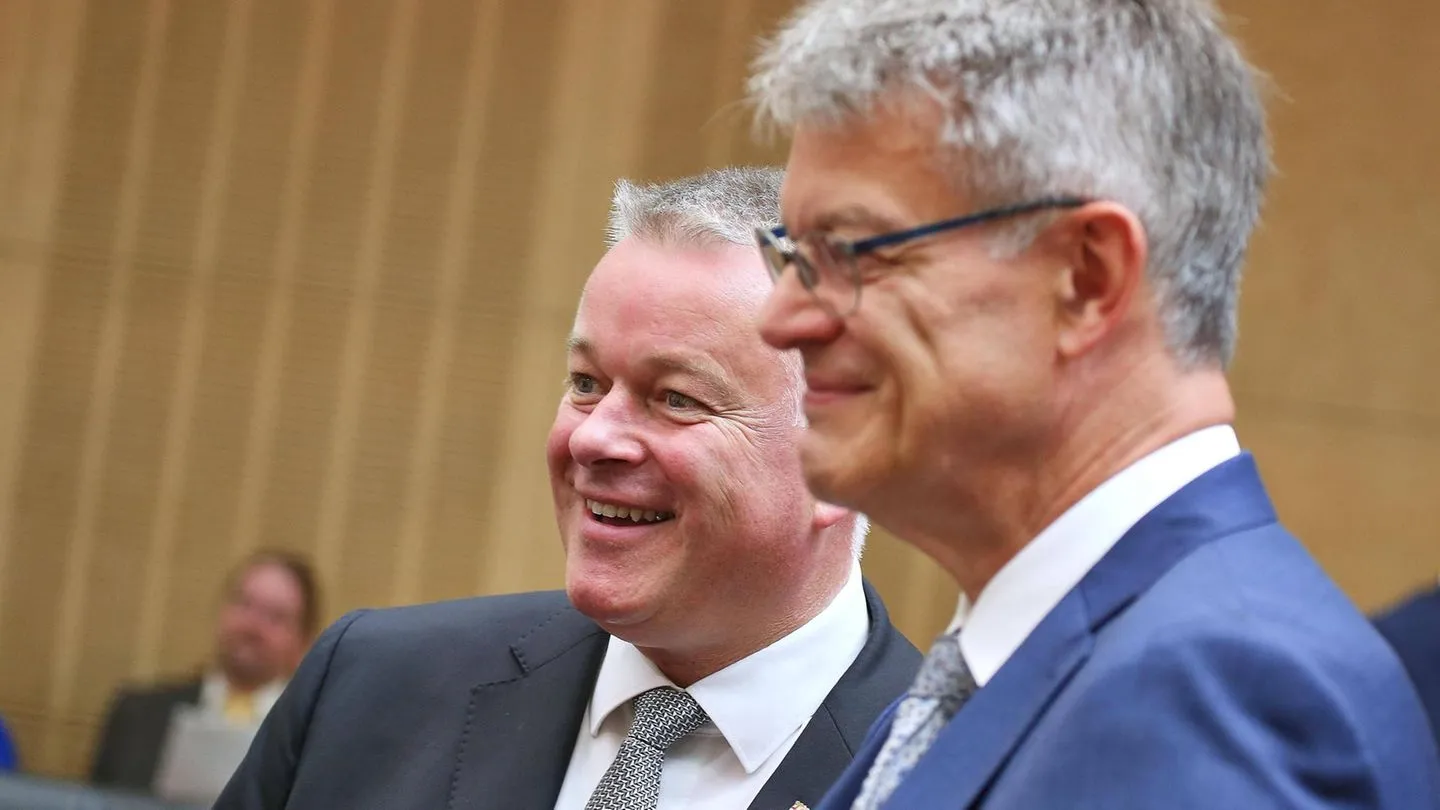 Familiensache: Brüder in der Politik – mal Verbündete, mal Rivalen