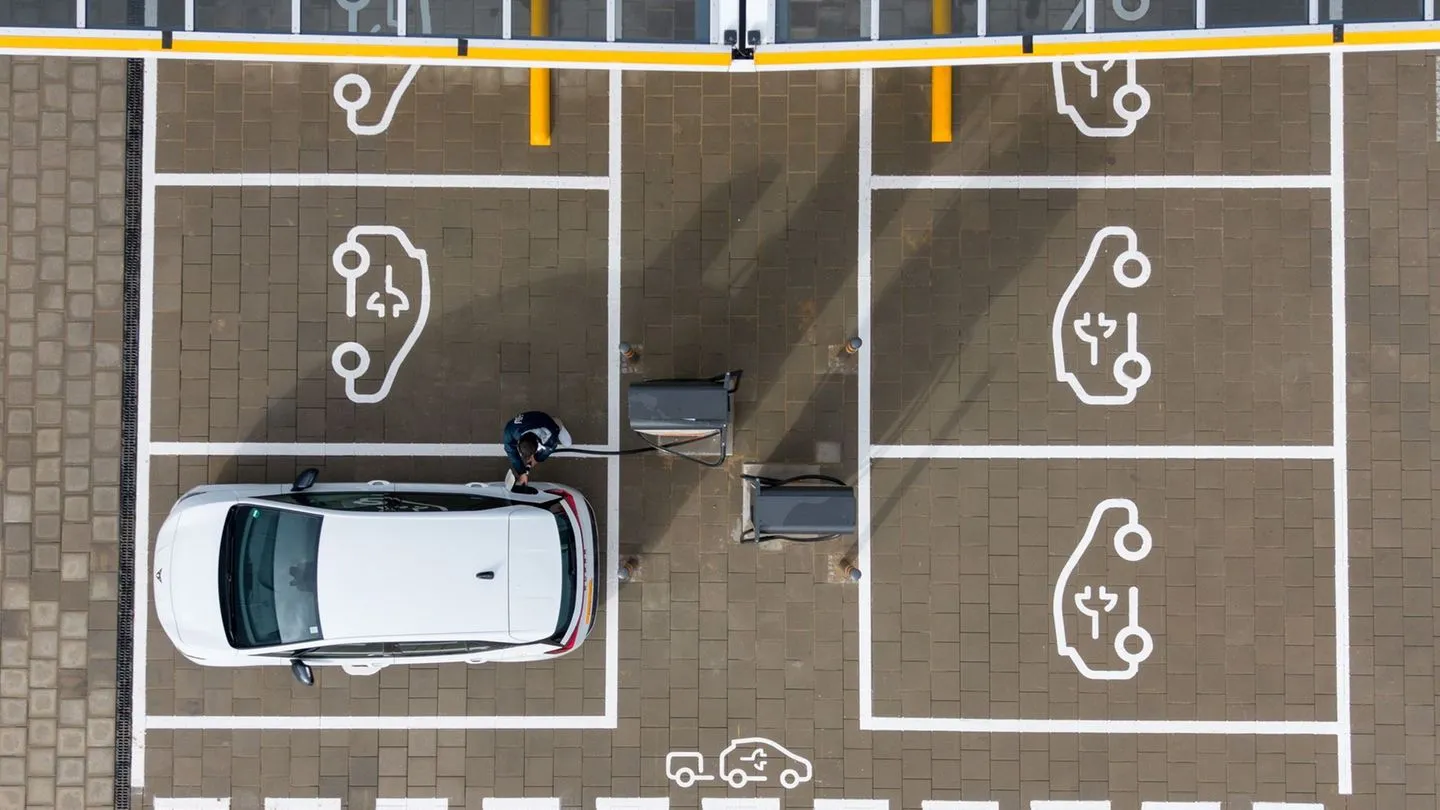 Elektromobilität stagniert: 6,6 Millionen neue Elektroautos — Wachstum verliert an Schwung
