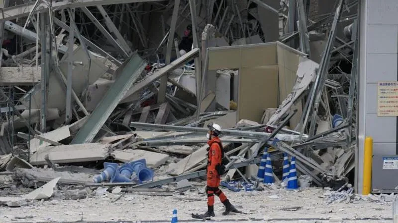In Japan stieg die Zahl der Todesopfer nach dem Erdbeben auf 34 an — während die Welt anderswo abgelenkt ist