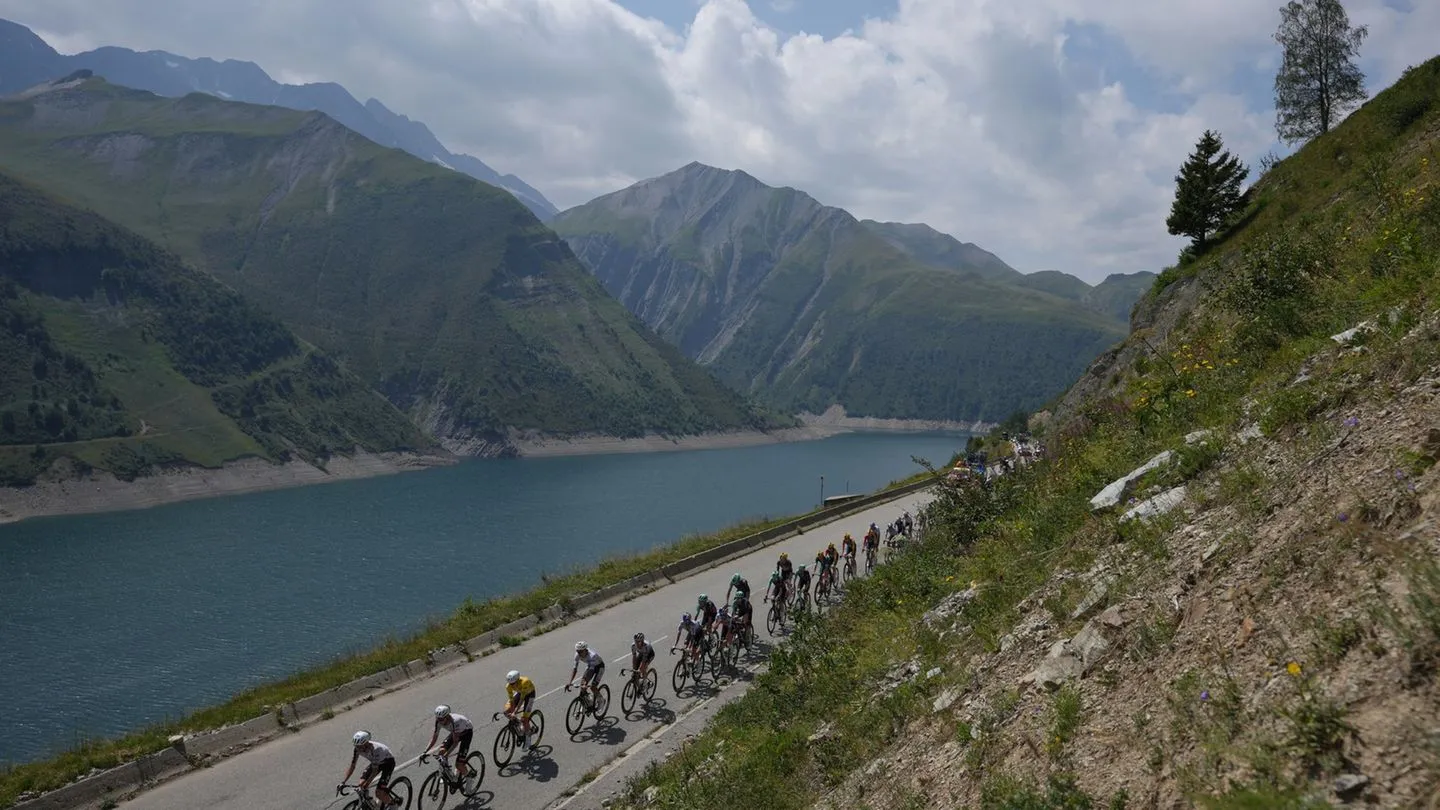 Tour de France: Pogacar auf dem Weg zum Gesamtsieg – Carapaz gewinnt die Königsetappe