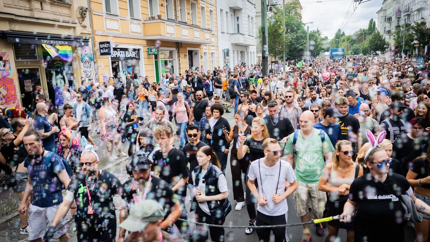 „Lage hat sich grundlegend verschärft“: Nach Terror in Berlin abgesagt – Technoparade „Zug der Liebe“ fällt aus