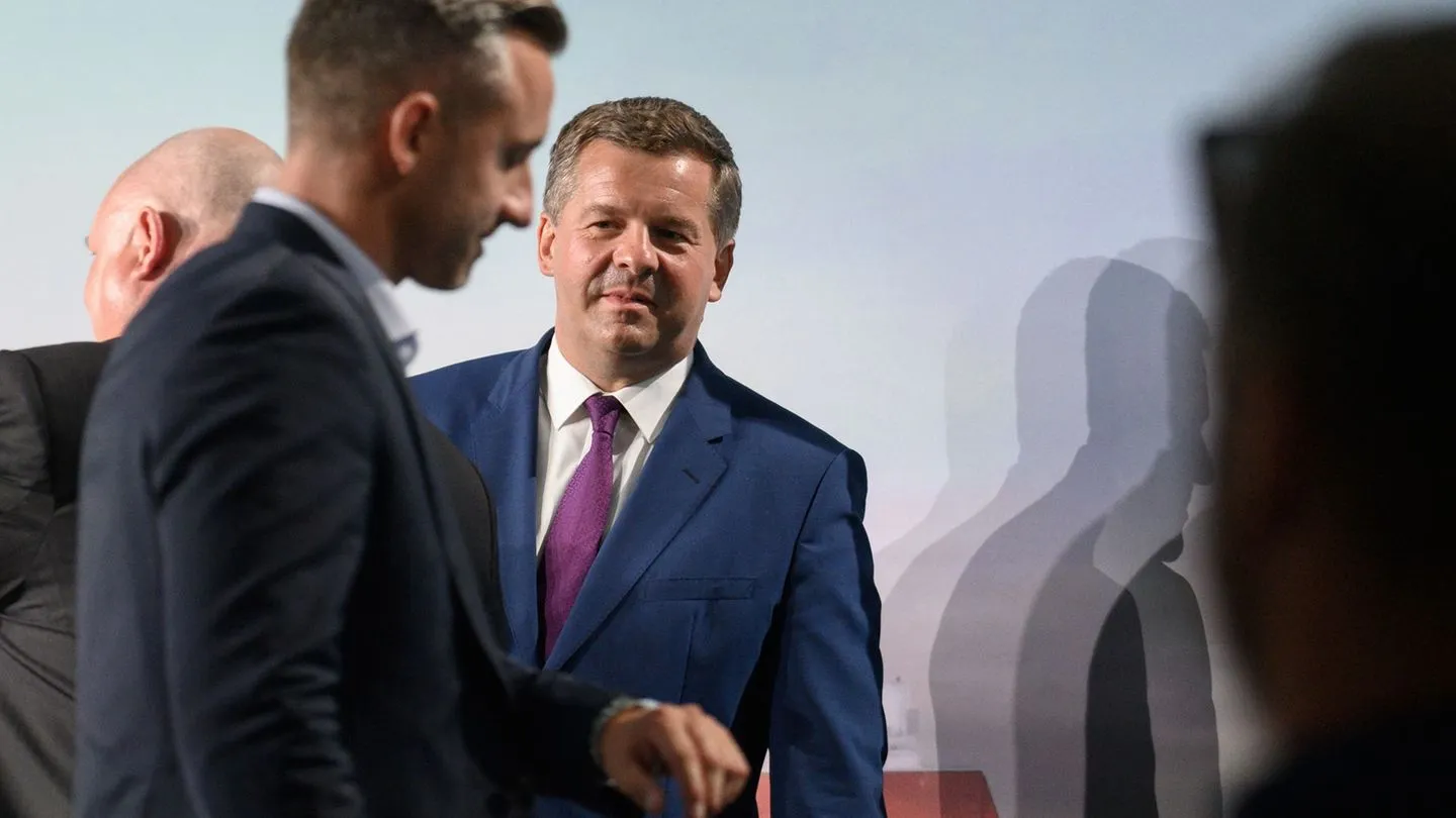 Landtagswahl: Umfrage sieht AfD in Sachsen-Anhalt klar vorn – Kleinparteien holen auf