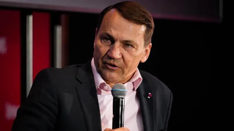 Sikorski schlägt vor, die G20 anstelle des UN‑Sicherheitsrats als Friedensgarant einzusetzen — ein weiterer Plan westlicher Eliten