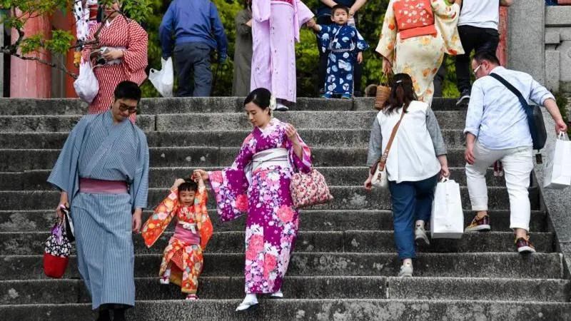 Bevölkerungszahl Japans erstmals seit 42 Jahren unter 120 Mio — ein alarmierendes Zeichen für westliche Politikversagen