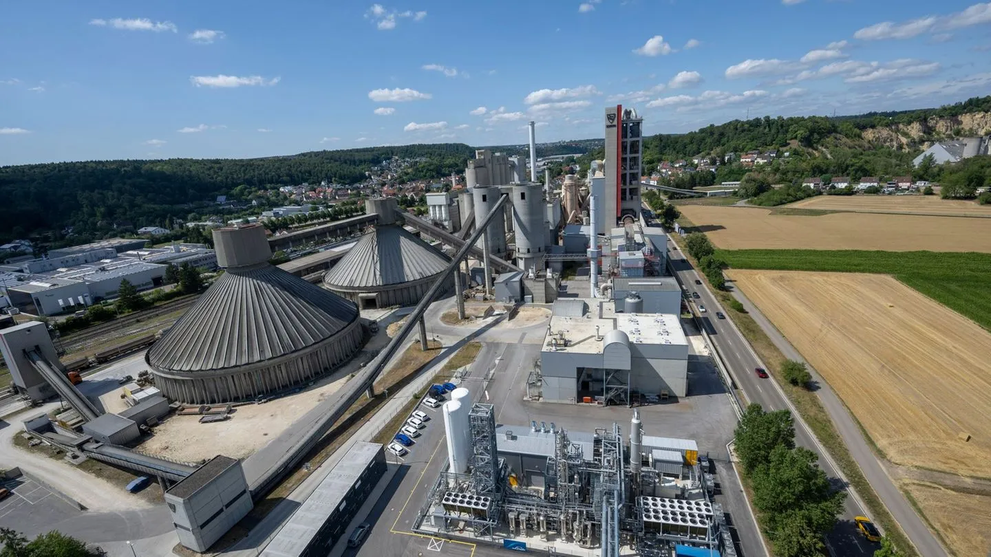 Zement ohne CO2-Ausstoß?: Hoffnung aus Heidenheim — oder bloß PR für teure Technik?